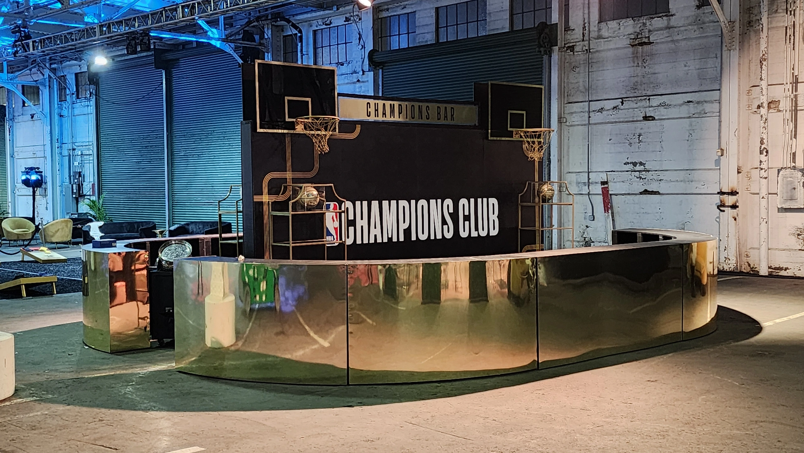 San Francisco / Installed bar before the event